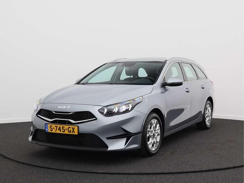 Grijs Gebruikt 2023 Kia Ceed Sportswagon Stationwagen | € 20.450 (Goede deal) - Afbeelding 1/4