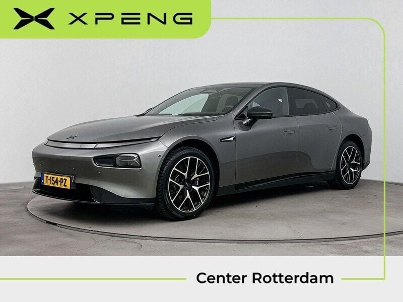 Grijs Gebruikt 2023 XPENG P7 AWD Performance Sedan | € 43.950 - Afbeelding 1/4