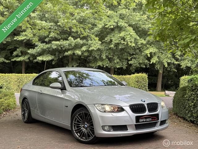 Grijs Gebruikt 2007 BMW 320 Executive Coupé | € 5.950 (Eerlijke prijs) - Afbeelding 1/4