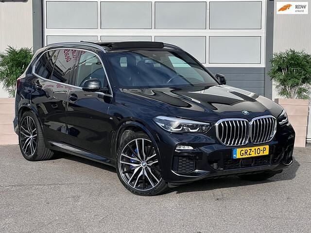 Zwart Gebruikt 2019 BMW X5 Executive SUV | € 56.950 (Eerlijke prijs) - Afbeelding 1/4