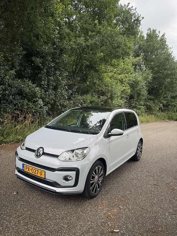 Wit Gebruikt 2017 VW up! Highline Hatchback | € 8.399 (Duur) - Afbeelding 1/4