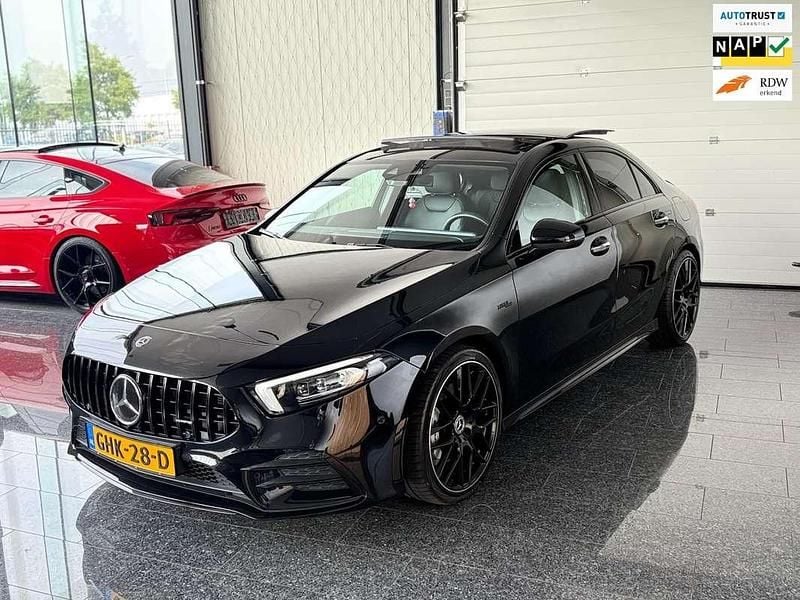 Zwart Gebruikt 2020 Mercedes A35 AMG Premium Plus Sedan | € 43.500 (Goede deal) - Afbeelding 1/4