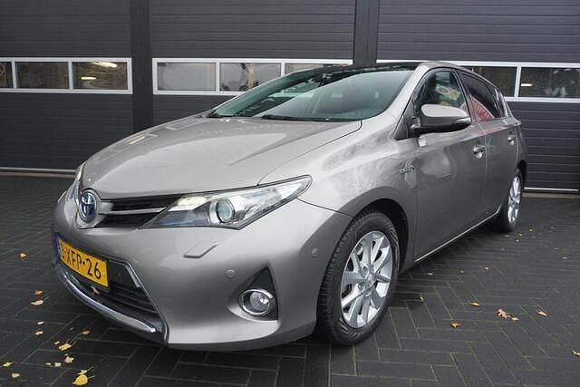 Bruin Gebruikt 2014 Toyota Auris Hatchback | € 9.900 (Eerlijke prijs) - Afbeelding 1/4