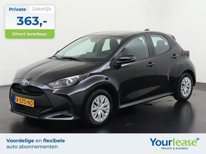 Zwart Occasion 2022 Toyota Yaris Hybrid Active Hatchback | € 18.944 (Goede deal) - Afbeelding 1/4