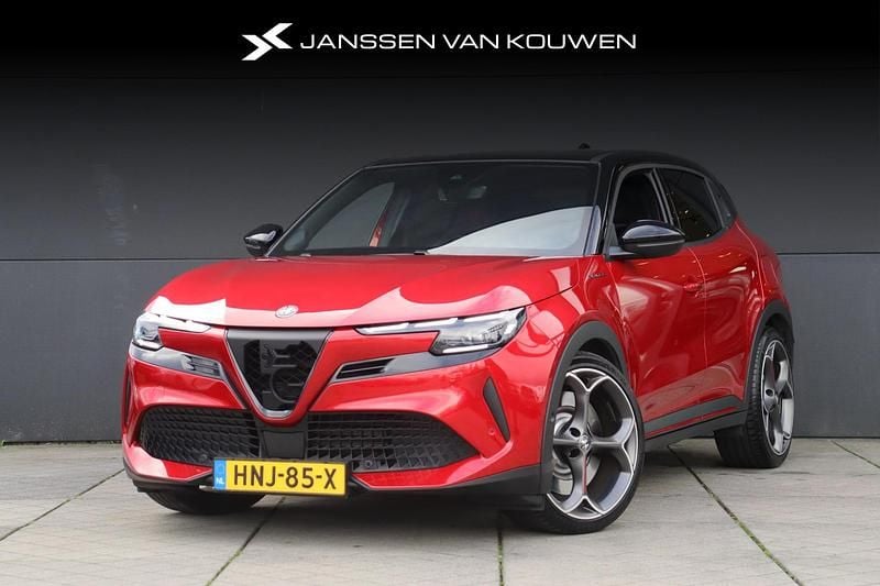 Rood Gebruikt 2025 Alfa Romeo Junior Veloce SUV | € 40.885 (Duur) - Afbeelding 1/4