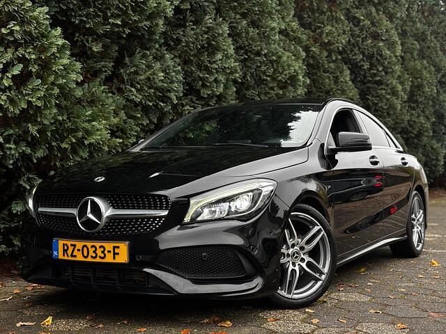 Zwart Gebruikt 2018 Mercedes CLA180 AMG line Sedan | € 18.500 (Eerlijke prijs) - Afbeelding 1/4