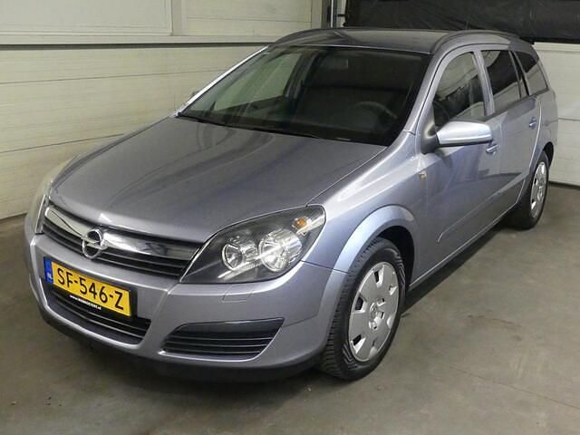Grijs Gebruikt 2006 Opel Astra Essentia Stationwagen | € 2.445 (Eerlijke prijs) - Afbeelding 1/4