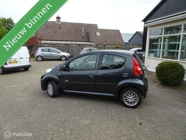 Occasion Peugeot 107 68 PK (50 kW) 2011 Grijs Hatchback