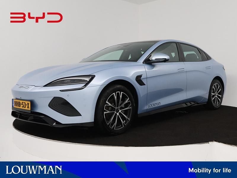 Blauw metallic Gebruikt 2025 BYD Seal Comfort Sedan | € 41.945 - Afbeelding 1/3