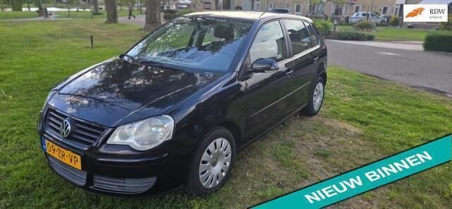 Zwart Gebruikt 2008 VW Polo Comfortline Hatchback | € 1.950 (Super prijs) - Afbeelding 1/4