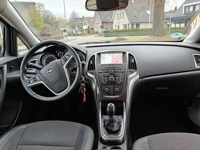 Occasion Opel Astra Sport 120 PK (88 kW) 2013 Zwart Hatchback