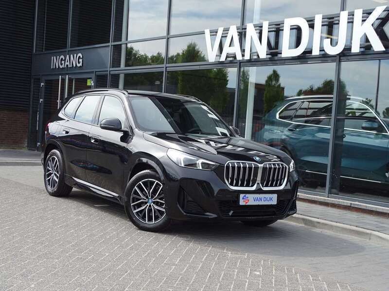 Zwart, metallic lak Gebruikt 2024 BMW X1 M Sport SUV | € 51.850 - Afbeelding 1/4