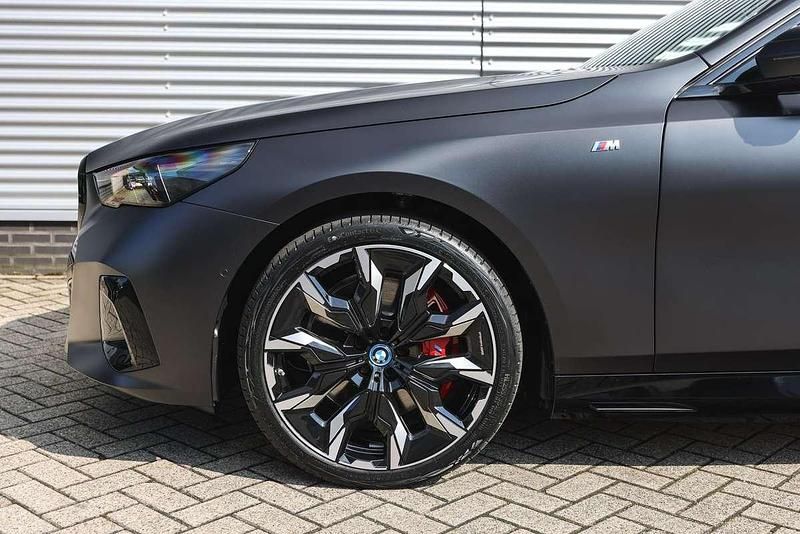 Occasion BMW i5 M Sport 250 kW (340 PK) 2025 Grijs Stationwagen