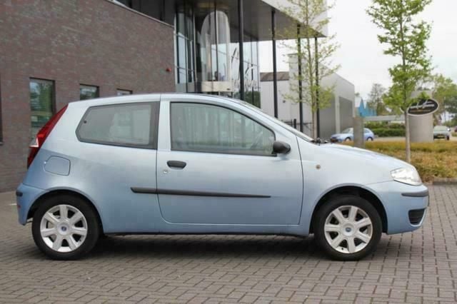 Occasion Fiat Punto 60 PK (44 kW) 2004 Blauw Hatchback