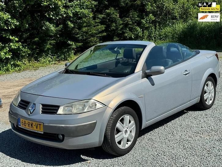 Occasion 2005 Renault Mégane II Luxe | € 2.450 (Iets duurder) - Afbeelding 1/4