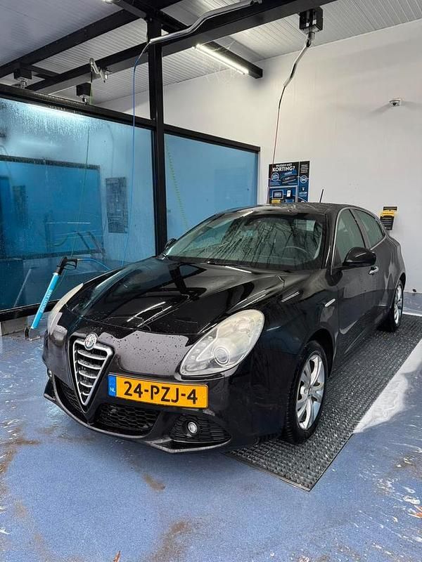 Gebruikt 2011 Alfa Romeo Giulietta | € 3.000 (Eerlijke prijs) - Afbeelding 1/4
