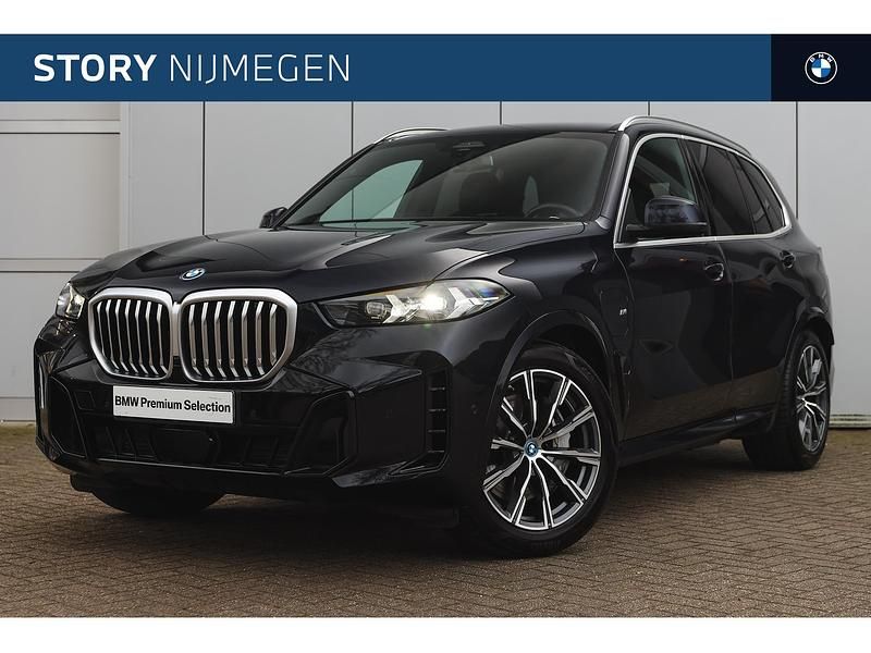 Zwart Occasion 2024 BMW X5 M Sport SUV | € 88.950 (Duur) - Afbeelding 1/4