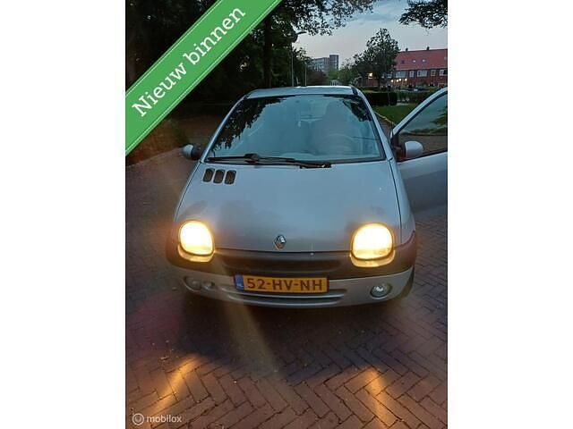 Grijs Gebruikt 2002 Renault Twingo Hatchback | € 1.095 (Eerlijke prijs) - Afbeelding 1/4