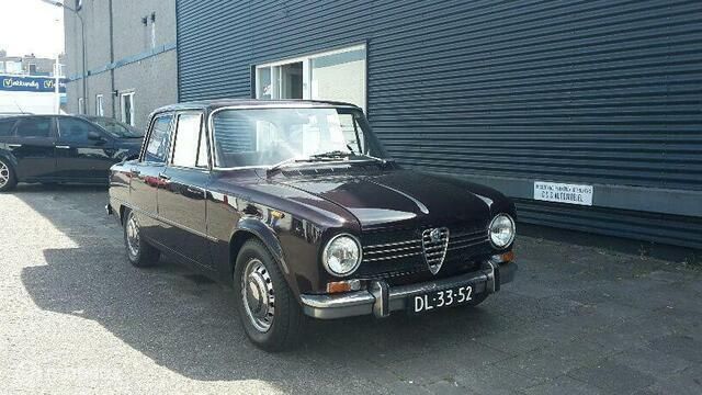 Rood Gebruikt 1971 Alfa Romeo Giulia Super Sedan | € 22.950 - Afbeelding 1/4