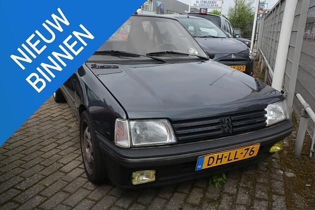 Grijs Gebruikt 1991 Peugeot 205 Hatchback | € 1.450 - Afbeelding 1/4