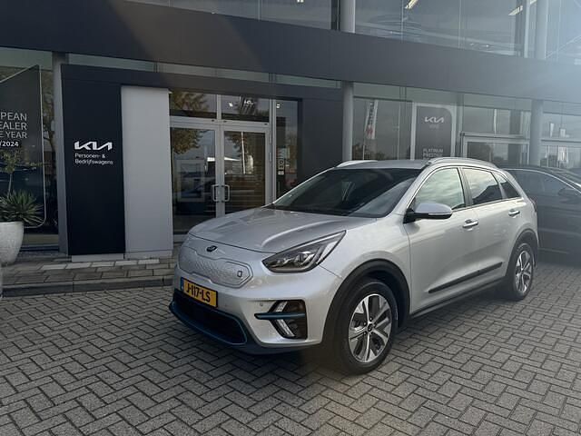 Grijs Gebruikt 2020 Kia e-Niro SUV | € 20.950 (Eerlijke prijs) - Afbeelding 1/4