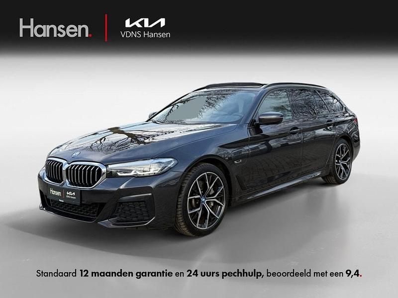 Grijs Occasion 2022 BMW 530 M Sport Stationwagen | € 39.945 (Eerlijke prijs) - Afbeelding 1/4