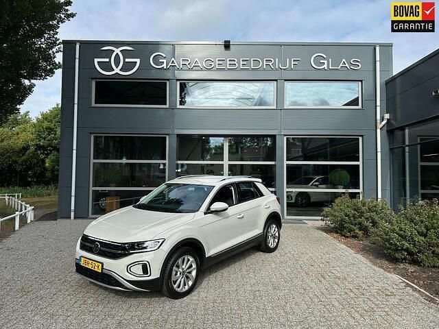 Grijs Gebruikt 2024 VW T-Roc Style SUV | € 33.500 (Eerlijke prijs) - Afbeelding 1/4