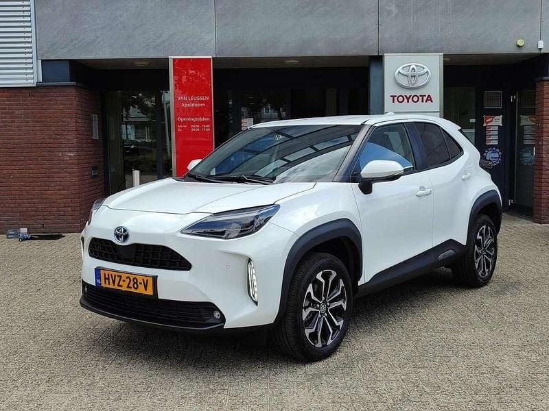 Wit Gebruikt 2024 Toyota Yaris Cross Style SUV | € 29.490 (Eerlijke prijs) - Afbeelding 1/4
