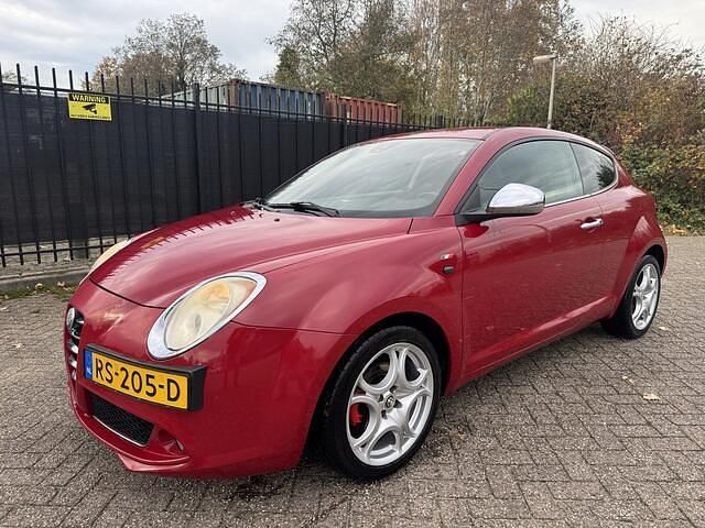 Rood Gebruikt 2011 Alfa Romeo MiTo Distinctive Hatchback | € 1.950 - Afbeelding 1/4