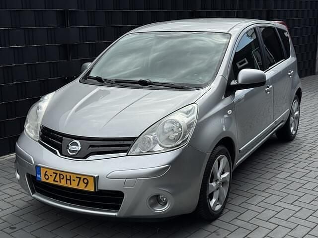 Grijs Gebruikt 2009 Nissan Note Acenta MPV | € 3.250 (Eerlijke prijs) - Afbeelding 1/4
