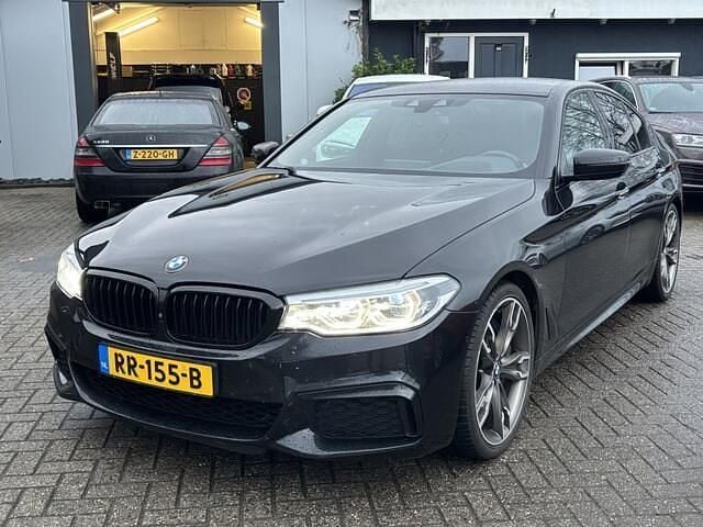Zwart Gebruikt 2018 BMW M550 Sedan | € 35.950 (Eerlijke prijs) - Afbeelding 1/4