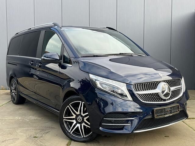 Occasion Mercedes V300 Avantgarde Edition 237 PK (174 kW) 2022 Blauw MPV