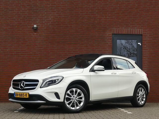 Wit Gebruikt 2014 Mercedes GLA200 Prestige SUV | € 14.950 (Eerlijke prijs) - Afbeelding 1/4