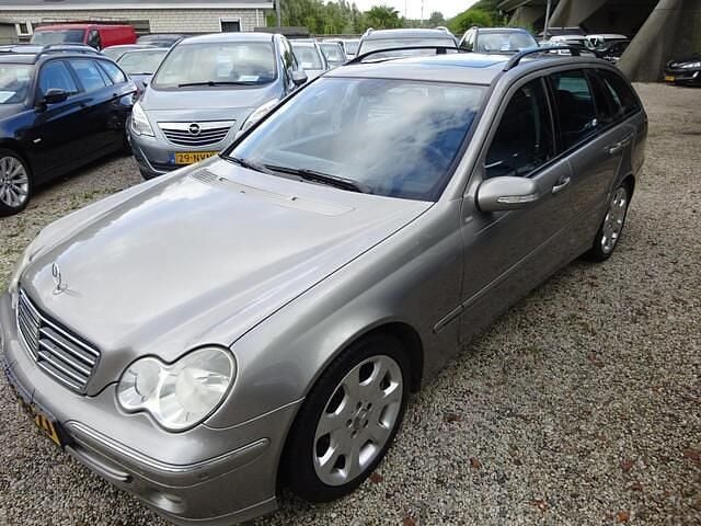 Grijs Gebruikt 2005 Mercedes C320 Avantgarde Stationwagen | € 2.495 - Afbeelding 1/4
