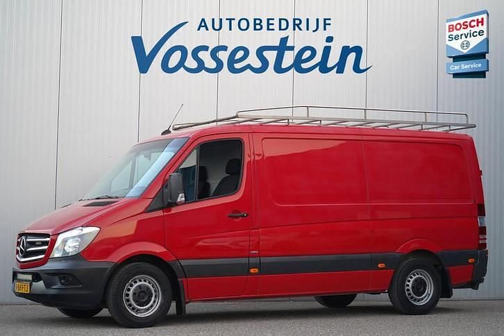Rood Gebruikt 2015 Mercedes 316 Van | € 9.950 - Afbeelding 1/4