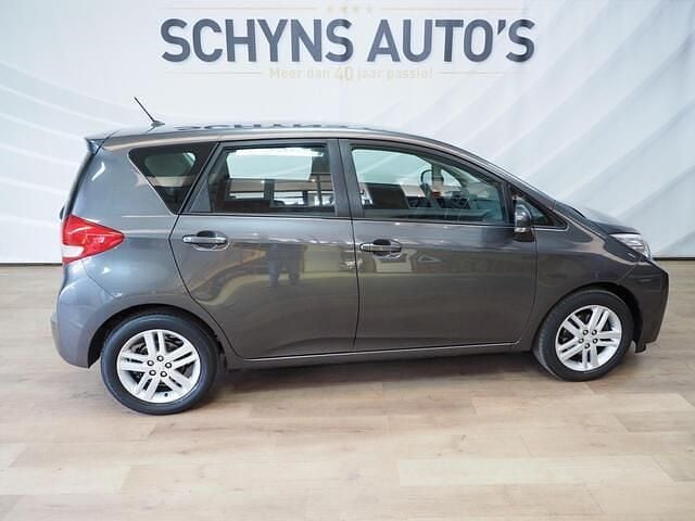 Occasion Subaru Trezia 99 PK (72 kW) 2011 Grijs Hatchback