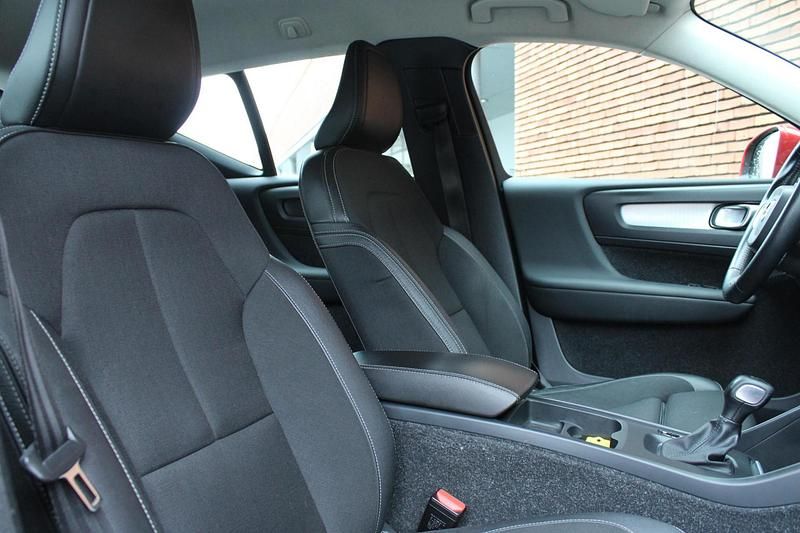 Occasion Volvo XC40 Momentum 157 PK (115 kW) 2018 Oranje SUV