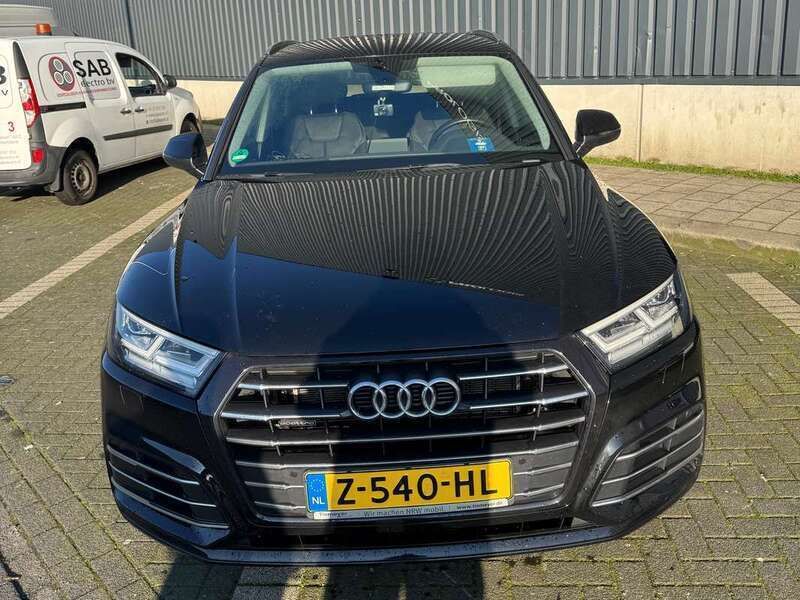 Zwart Gebruikt 2020 Audi Q5 Sport SUV | € 37.000 (Eerlijke prijs) - Afbeelding 1/4