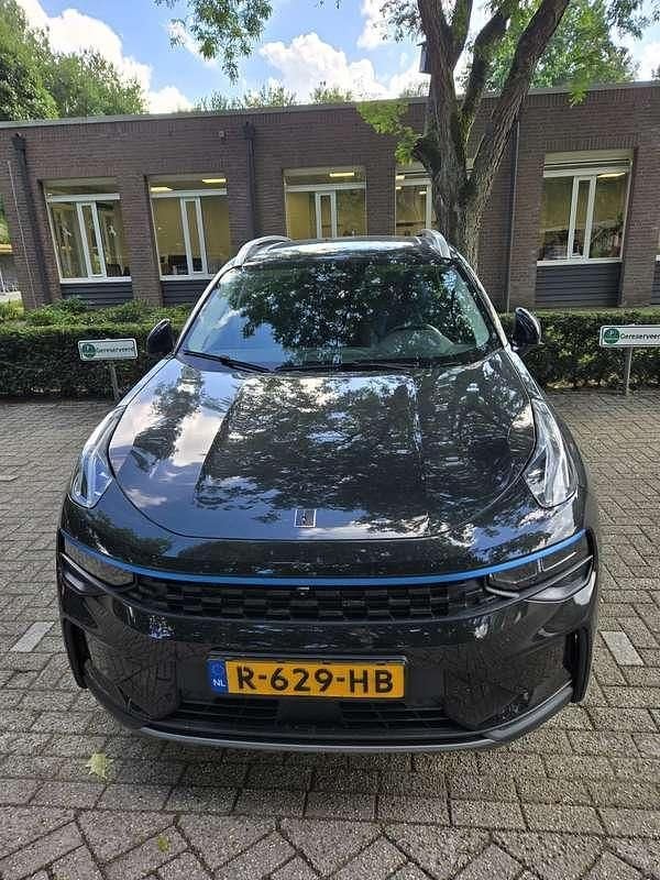 Zwart Gebruikt 2022 Lynk & Co 01 SUV | € 24.400 (Goede deal) - Afbeelding 1/4