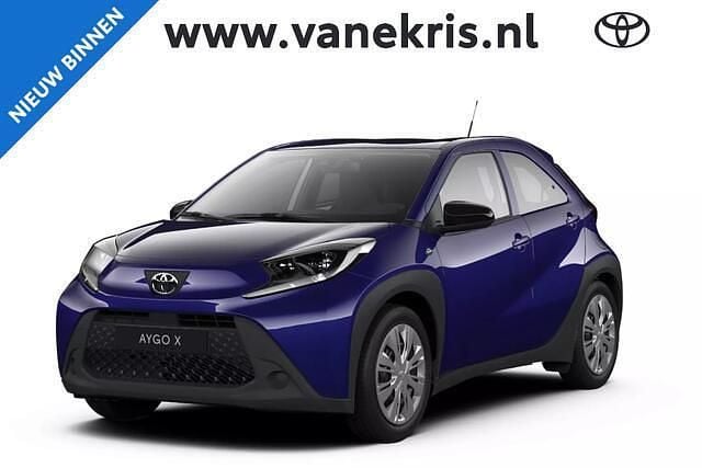 Zwart Nieuw 2025 Toyota Aygo Play Hatchback | € 21.090 (Eerlijke prijs) - Afbeelding 1/4