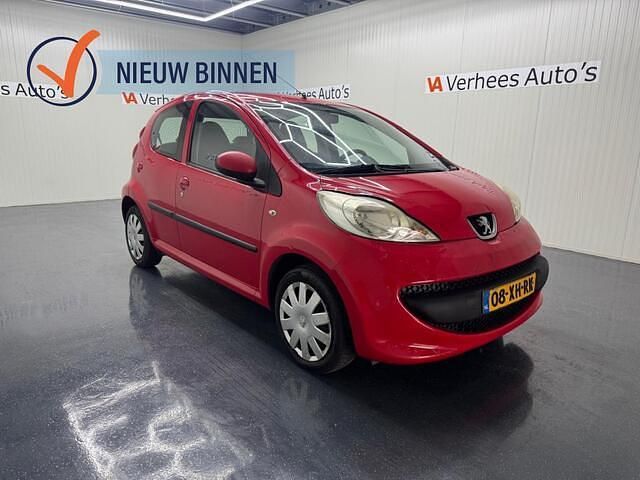 Rood Gebruikt 2007 Peugeot 107 Hatchback | € 1.750 (Eerlijke prijs) - Afbeelding 1/4
