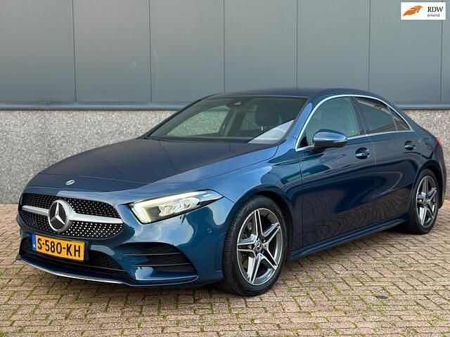Blauw Gebruikt 2021 Mercedes A200 Business Sedan | € 25.950 (Goede deal) - Afbeelding 1/4