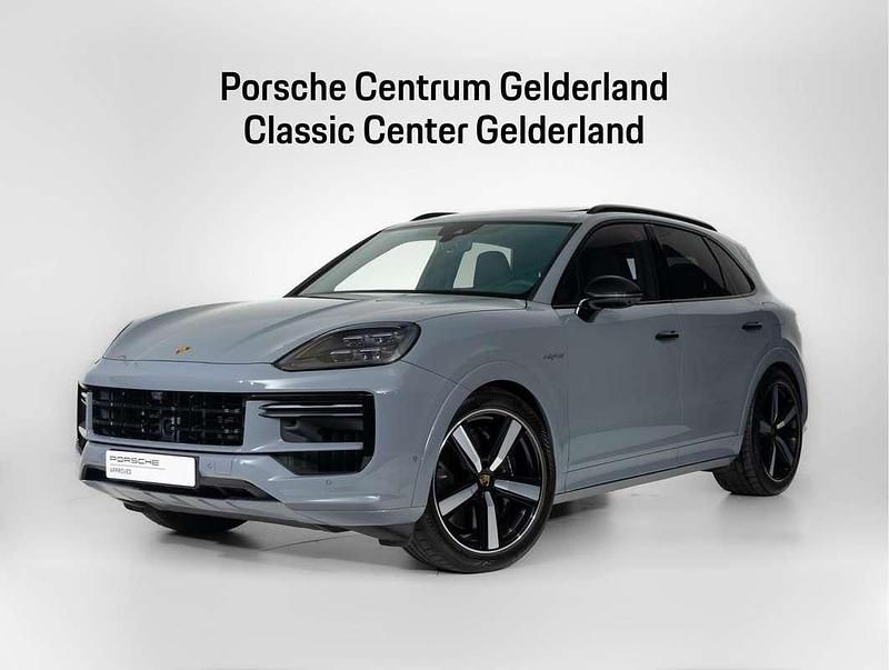 Grijs Occasion 2024 Porsche Cayenne Turbo E-Hybrid SUV | € 184.900 (Super prijs) - Afbeelding 1/4