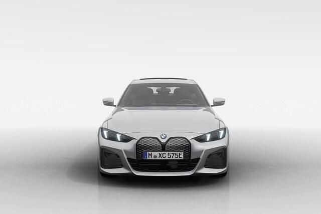 Nieuw BMW i4 M Sport 250 kW (340 PK) 2025 M brooklyn grau (c4p) Sedan