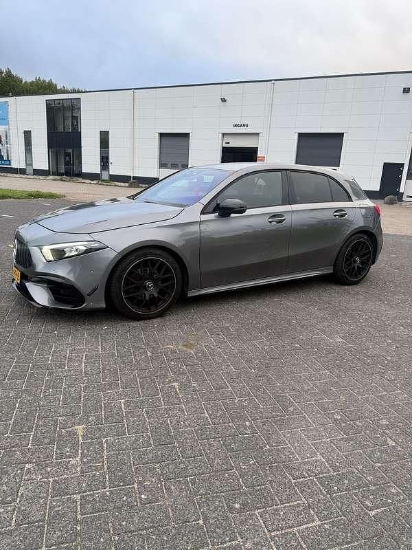 Grijs Gebruikt 2020 Mercedes A180 AMG Stationwagen | € 21.500 (Super prijs) - Afbeelding 1/4