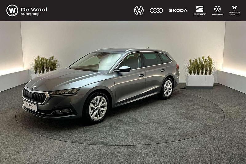 Graphite grey Gebruikt 2023 Skoda Octavia Business Line Stationwagen | € 24.395 (Goede deal) - Afbeelding 1/3