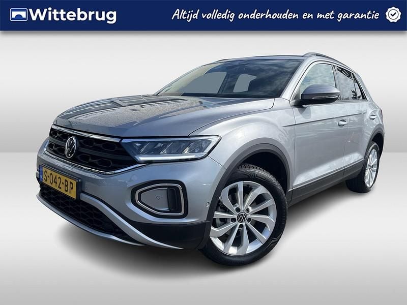 Grijs Gebruikt 2023 VW T-Roc Life SUV | € 22.750 (Goede deal) - Afbeelding 1/2