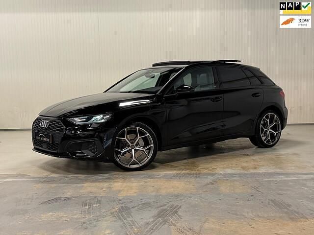 Zwart Gebruikt 2021 Audi A3 Sportback S-Line Hatchback | € 28.900 (Eerlijke prijs) - Afbeelding 1/4
