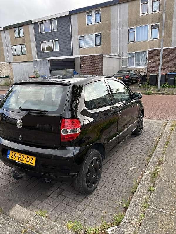 Occasion VW Fox Trendline 54 PK (39 kW) 2005 Zwart Hatchback