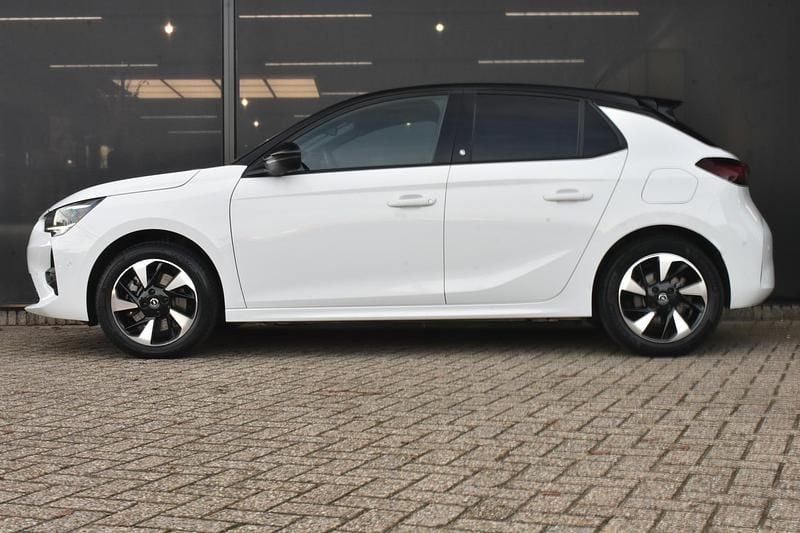 Occasion Opel Corsa-e GS Line 100 kW (136 PK) 2022 Wit Hatchback